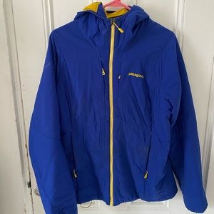 L Patagonia Softshell Jacket
